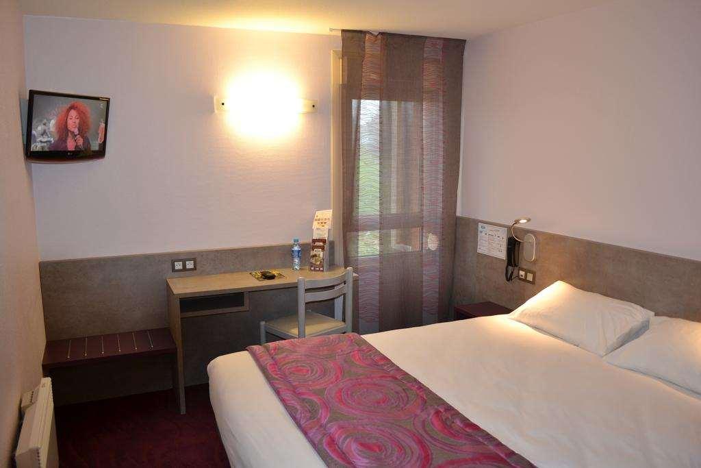 Brit Hotel Les Evens Saint-Saturnin  Camera foto