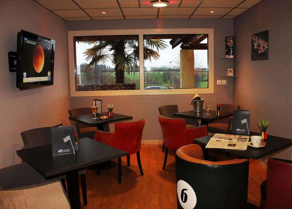 Brit Hotel Les Evens Saint-Saturnin  Ristorante foto
