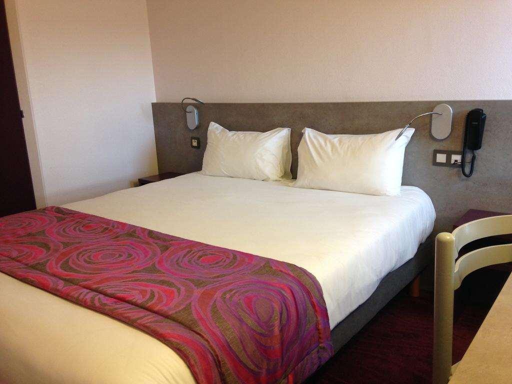 Brit Hotel Les Evens Saint-Saturnin  Camera foto