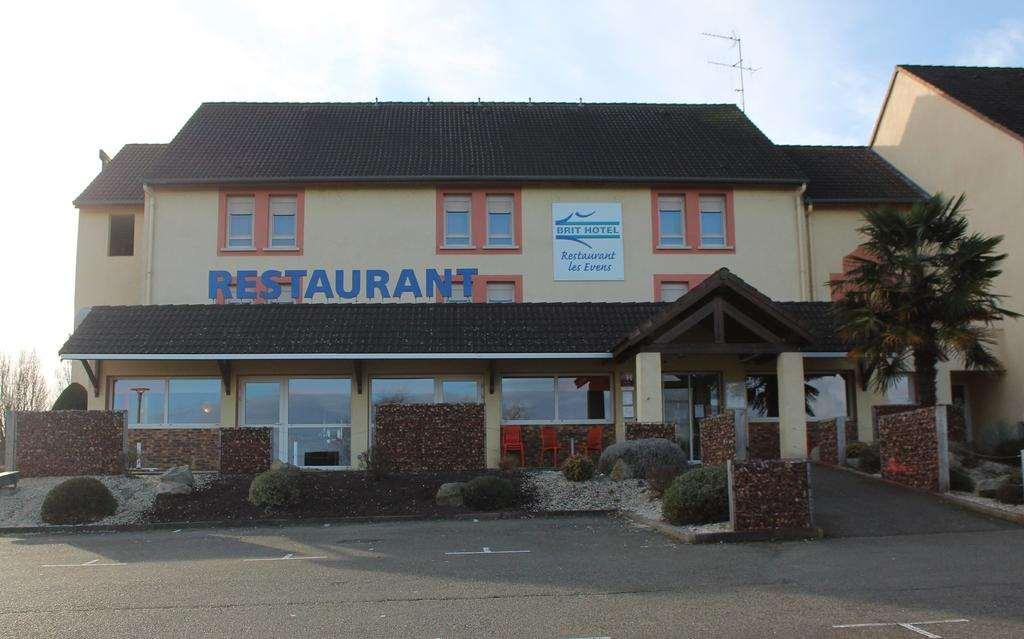Brit Hotel Les Evens Saint-Saturnin  Esterno foto