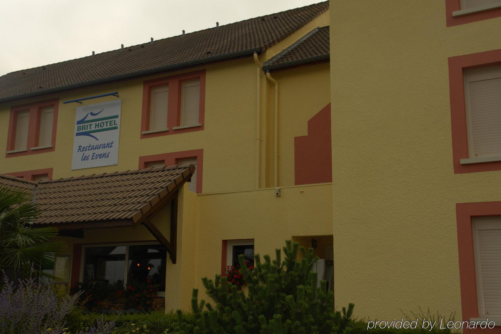 Brit Hotel Les Evens Saint-Saturnin  Esterno foto