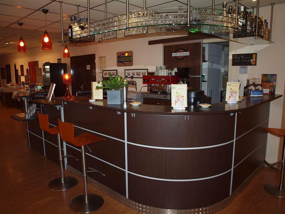 Brit Hotel Les Evens Saint-Saturnin  Esterno foto