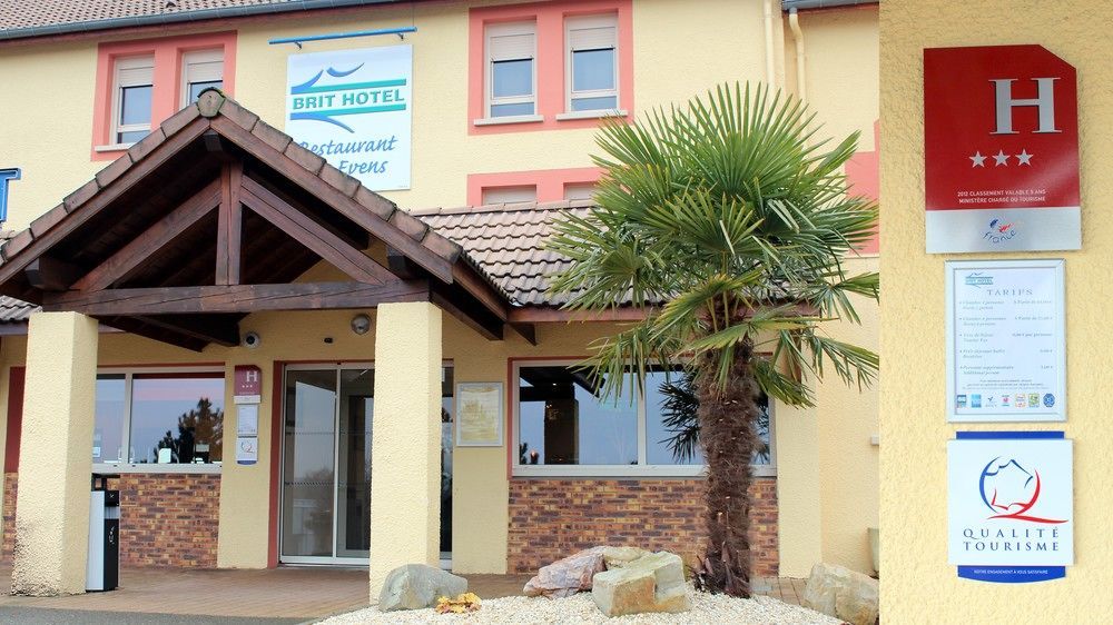 Brit Hotel Les Evens Saint-Saturnin  Esterno foto