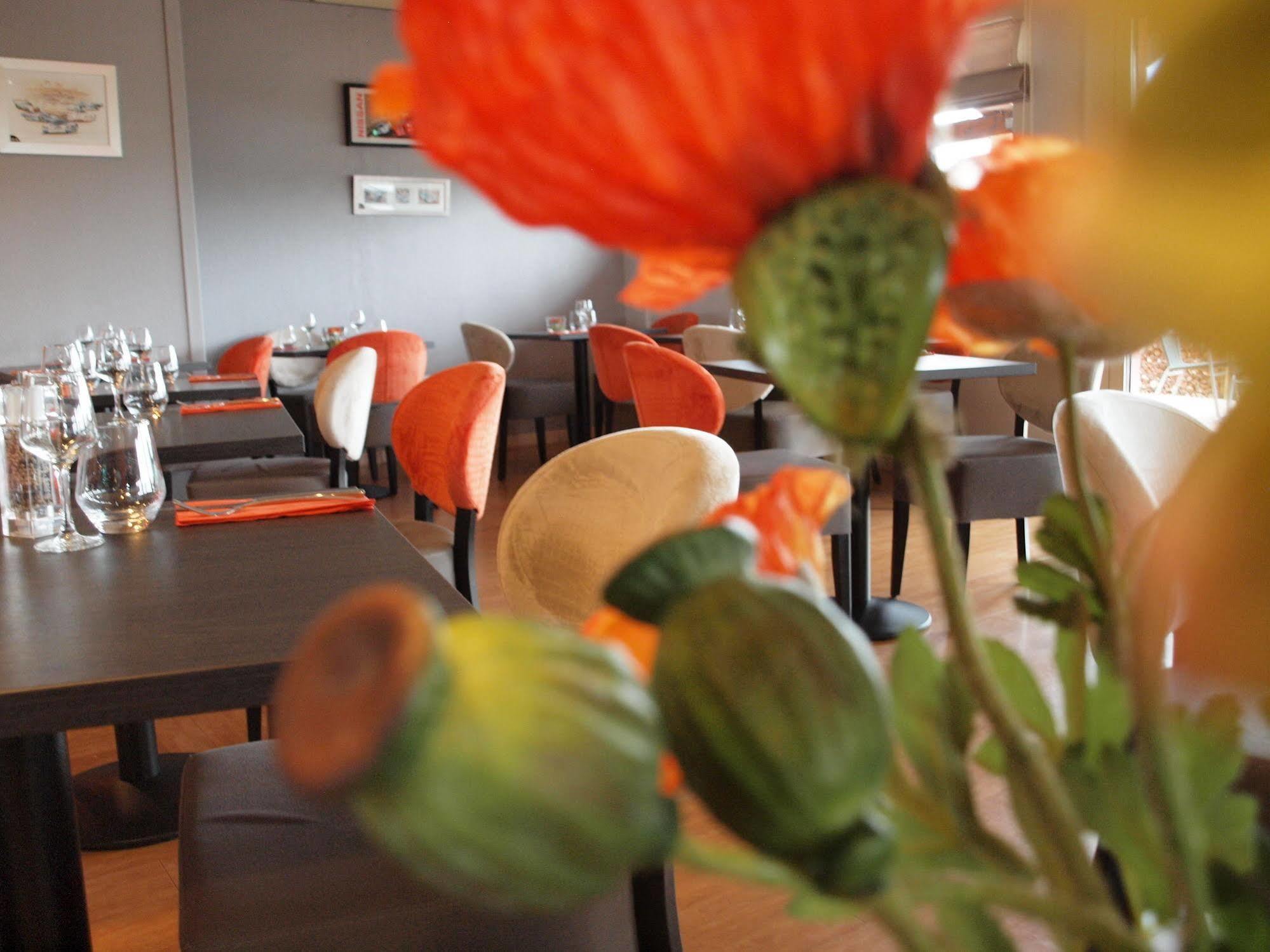 Brit Hotel Les Evens Saint-Saturnin  Esterno foto