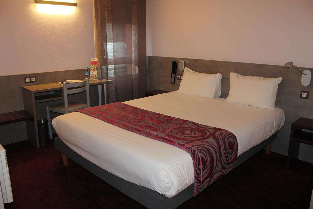 Brit Hotel Les Evens Saint-Saturnin  Camera foto